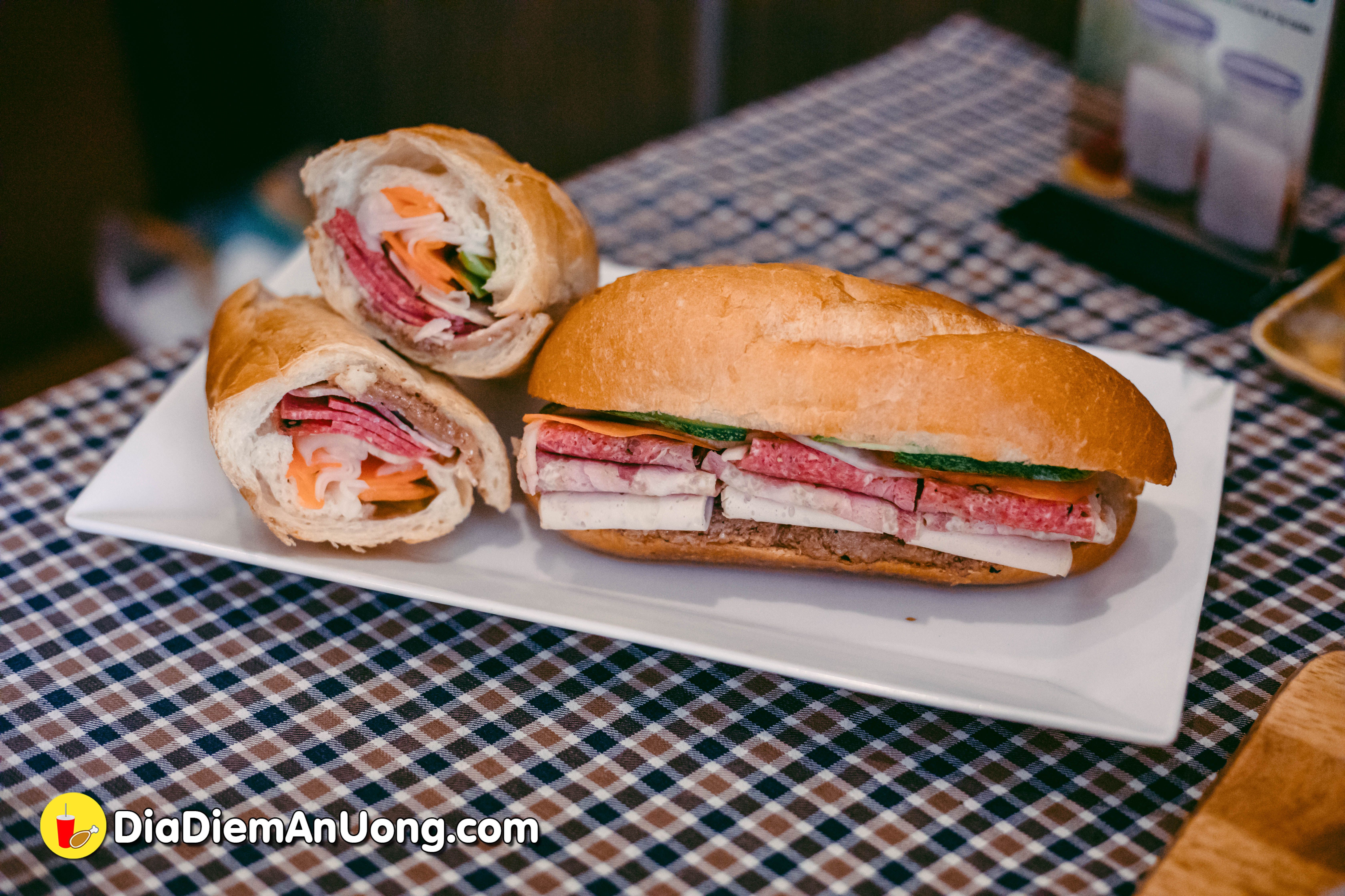 Bánh mì thịt nguội